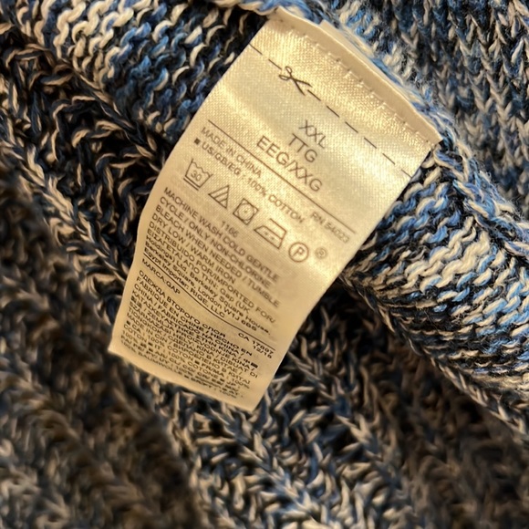 New Gap blue soft knit vest - Picture 5 of 5